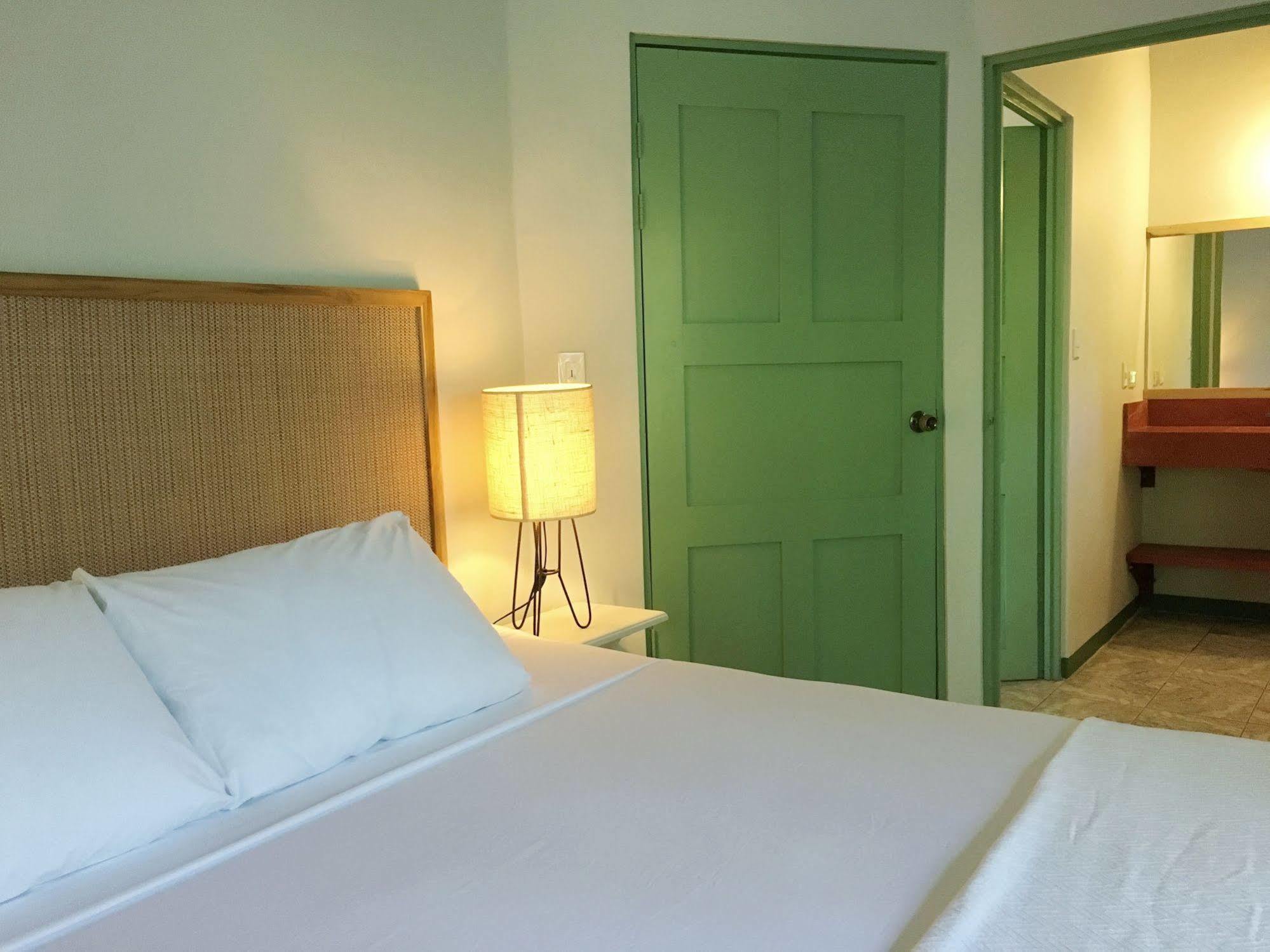 נוסארה Harbor Reef Hotel מראה חיצוני תמונה